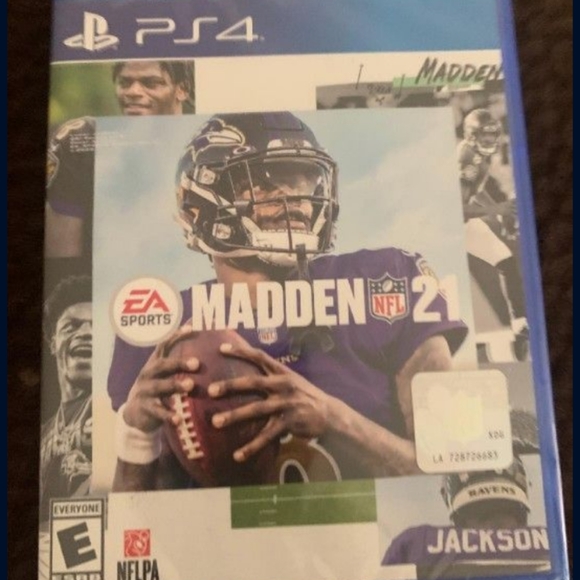 I'm selling a PlayStation 4 with 6 games - Picture 2 of 4